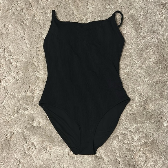 Aerie full coverage swimsuit - Picture 1 of 6